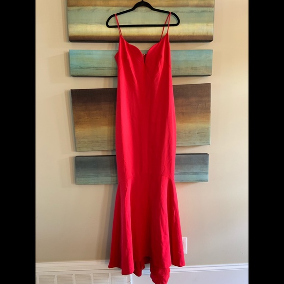 🔥Nicole Miller Collection | Plunge Gown - Picture 2 of 6